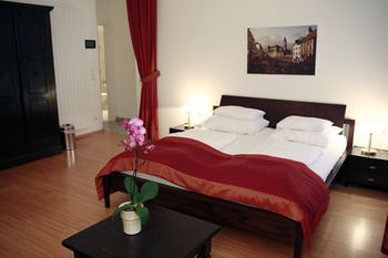La Scala Apartments