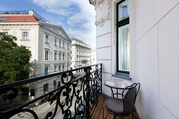Livin Wien Parlament