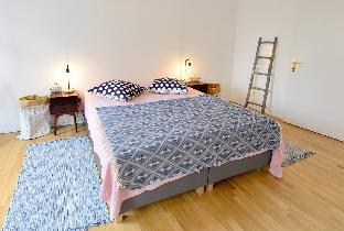 For couples or family, 10 min. to the city center
