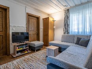 Large mountain view apartment in PiesendorfWalchenSalzburgerland with balcony