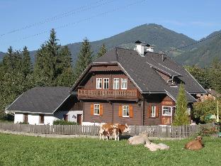 Tranquil Holiday Home in Kleblach-Lind with Infrared Sauna