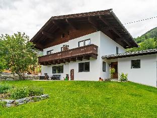 Cosy Apartment in Muhlbach with Balcony