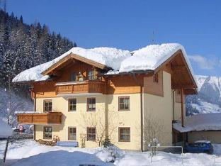 Comfortable holiday apartment in HuettschlagSalzburgerland near the ski slope