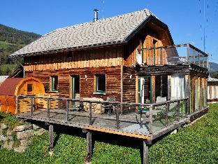 Chalet with sauna and hot tub near the Kreischberg ski area
