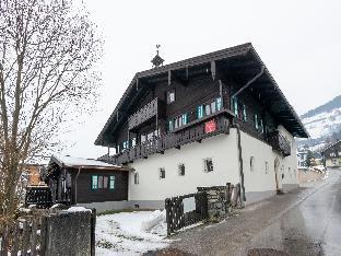 Heritage Chalet in Niedernsill near Ski Area