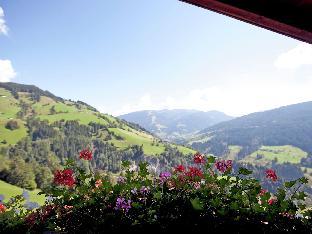 Apartment with balcony in St. Johann im Pongau