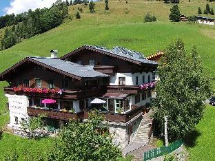 Large Apartment in Maria Alm with Terrace