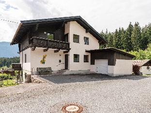 Modern holiday apartment in Koetschach-Mauthen  Carinthia with garden and sauna