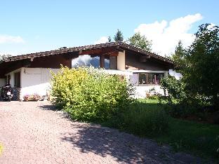 Pleasant Apartment with Sauna, Terrace,Garden,Darts, Parking