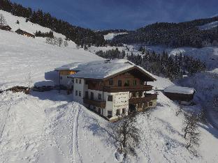Modern Apartment near Ski Area in Maria Alm