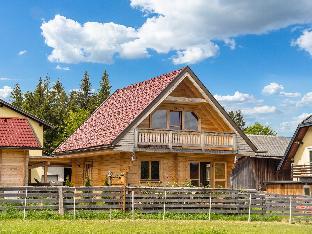 Cozy detached chalet in Finkenstein Carinthia on Lake Faak