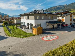 Holiday home in Niedernsill near ski area