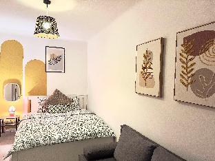 Three Bedrooms Charming Top Near Central Station