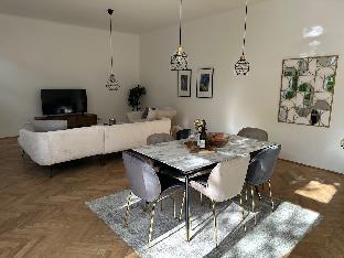 Spacious Apartment 8th District