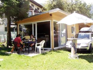 Bungalow almost directly on Lake Ossiach