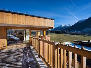 Exclusive chalet with sauna and glacier view