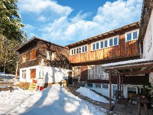 Cosy apartment in Sibratsgfall with garden