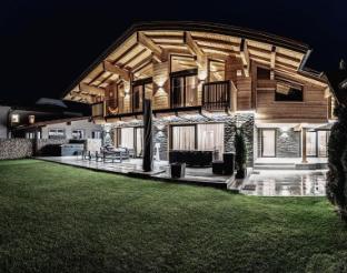 Chalet Amadeus - Designer Luxury Chalet for 14