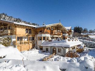 Chalet Weinberg with Private Sauna and 6 Bedrooms