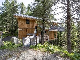 Modern cottage with whirlpool