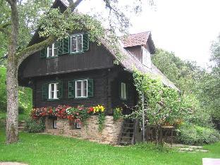 The Holler Comfortable holiday residence