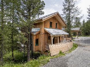 Luxurious chalet with outdoor whirlpool