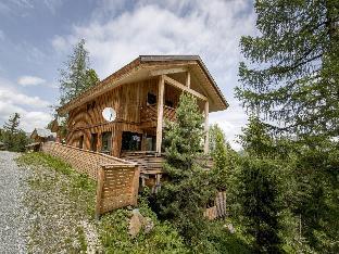 Inviting chalet with outdoor hot tub
