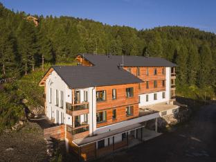 Luxury Chalet in Turracher Hohe with Sauna