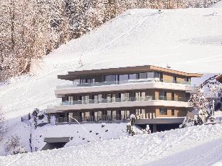 Studio with balcony on the ski slopes
