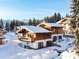 Luxury chalet Pinzgauer Almhutte in Konigsleiten