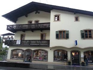 SnowBunnys BackPackers Hostel