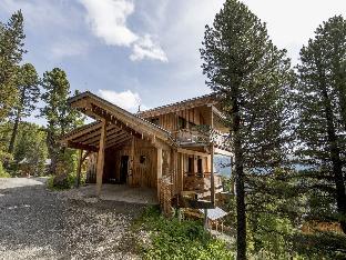 Quiet Chalet in Turracherhohe with sauna and indoor bubble bath