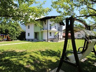 Cozy country house apartment in Kotschach-MauthenCarinthia near the ski area