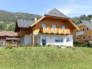 Beautiful large holiday apartment in St. Margarethen im Lungau near the ski lift