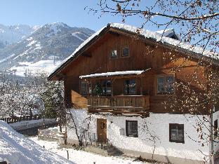 Spacious flat with balcony in Mittersill